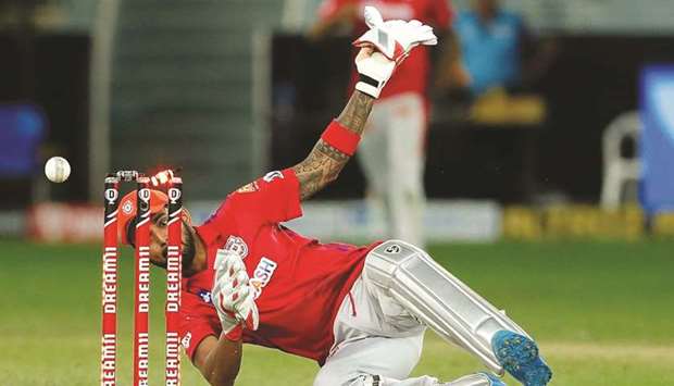 K L Rahul of Kings XI Punjab runs out Quinton de Kock (not pictured) of Mumbai Indians during the IPL match in Dubai on Sunday. (Sportzpics for BCCI)