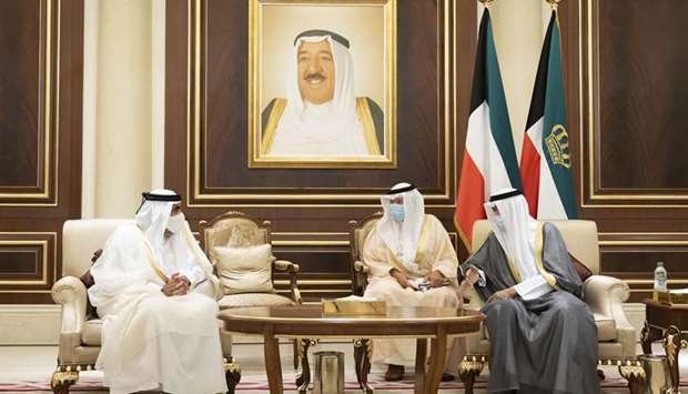 His Highness the Father Amir Sheikh Hamad bin Khalifa al-Thani offers condolences to Kuwait's Amir Sheikh Nawaf al-Ahmad al-Jaber al-Sabah