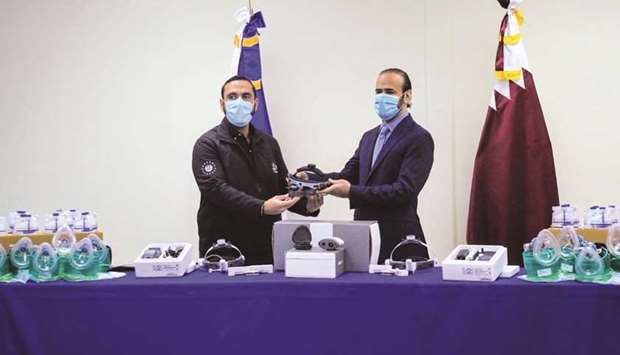 The embassy of Qatar in El Salvador handed over the first batch of medical aid, equipment and suppli