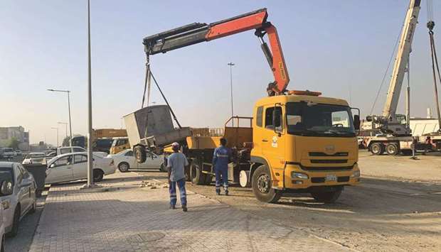 Al Rayyan Municipality's General Control Section has carried out a campaign to remove abandoned vehicles and equipment under its jurisdiction in co-operation with the Mechanical Equipment Department, the General Cleanliness Department and the Committee for Removing Abandoned Vehicles.
