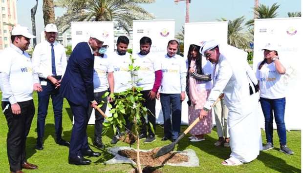 Mohamed Abdulla, head of Doha Municipality's Gardens Section and representatives of Carrefour took part in the event alongside a number of officials and staff from the department.