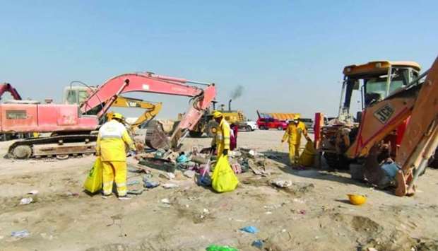 The Ministry of Municipality and Environment (MME) has launched a month-long joint campaign to remove abandoned vehicles and equipment in various parts of Al Rayyan Municipality.
