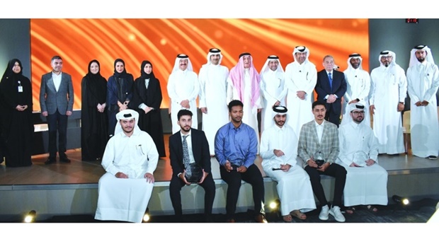 HE the Minister of Culture Sheikh Abdulrahman bin Hamad al-Thani and other officials with the participants. PICTURES: Thajudheen.