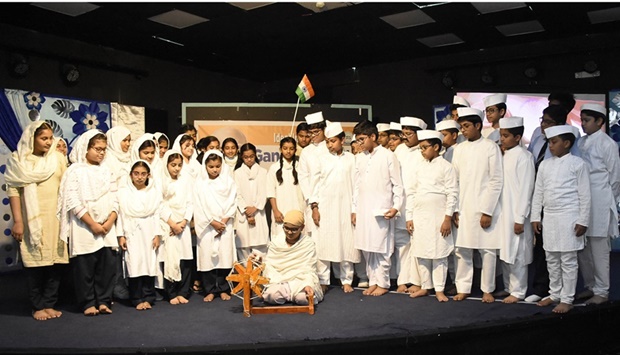 Competitions for classes III and IV were held in speech and slogan writing on the topic of non-violence.