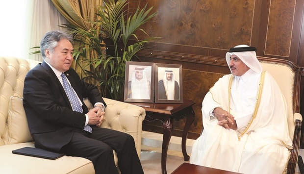 During the meeting, the two ministers reviewed bilateral relations in transport, mobility services, civil aviation, and ways to develop them.