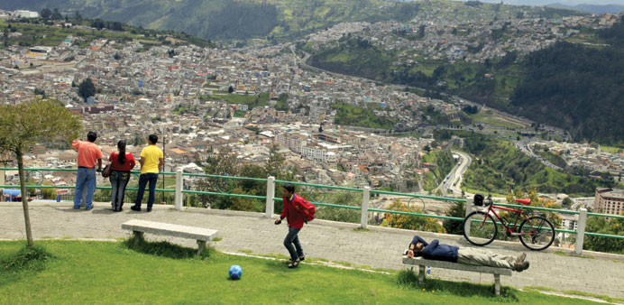A panoramic view of Quito, as seen from El Panecillo.