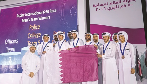 Police College community teams at the finish line.