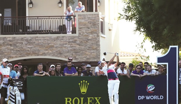 A final-hole bogey by overnight leader Lee Westwood handed the lead of the $8 mn DP World Tour Championship to Sergio Garcia and Francesco Molinari, while Henrik Stenson remained in control of the Race to Dubai yesterday.