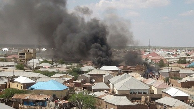 Smoke rising from Galkayo, after the clashes.  Picture courtesy: Hiiraan Online