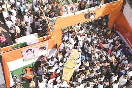 Mourners carry the coffin of Congress leader and former minister Priya Ranjan Dasmunsi at Bidhan Bhavan in Kolkata yesterday.