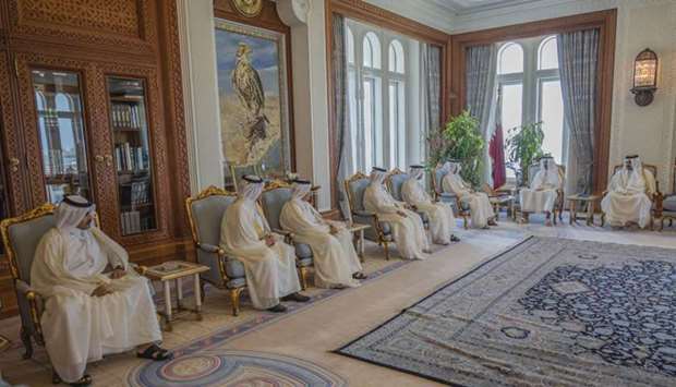 The newly appointed ministers with His Highness the Amir Sheikh Tamim bin Hamad Al-Thani, His Highness the Deputy Amir Sheikh Abdullah bin Hamad Al Thani and the Prime Minister and Minister of Interior HE Sheikh Abdullah bin Nasser bin Khalifa Al Thani at the Amiri Diwan.