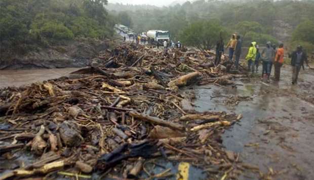 Kenya landslides kill a dozen people
