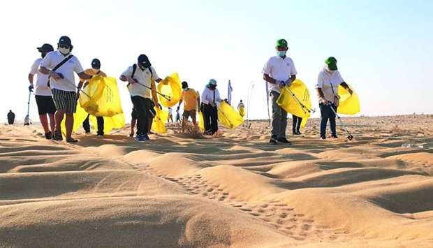 AAB employees, together with DEAP volunteers, carried out the cleaning operation across the area for an hour. Around 400kg of plastics and non-biodegradable wastes were collected within that time.