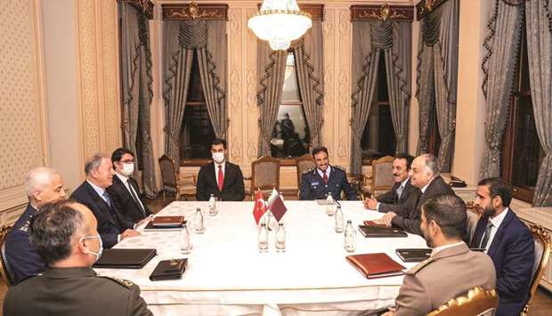 The meeting dealt with reviewing bilateral military relations and the means to enhance them, in addition to discussing the latest regional and international developments.