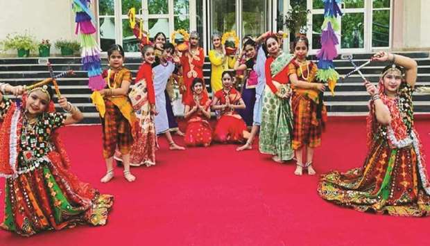 Students performed folk dances of India, including Garba of Gujarat, Bihu of Assam, Nadodi Nritham of Kerala, Rauf of Kashmir, Bhangra of Punjab, Patakunita of Karnataka, and Ghoomar of Rajasthan.