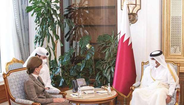 The meeting dealt with reviewing bilateral relations and means of enhancing them in various fields, especially in the fields of trade and investment co-operation, in addition to a number of issues of common interest.