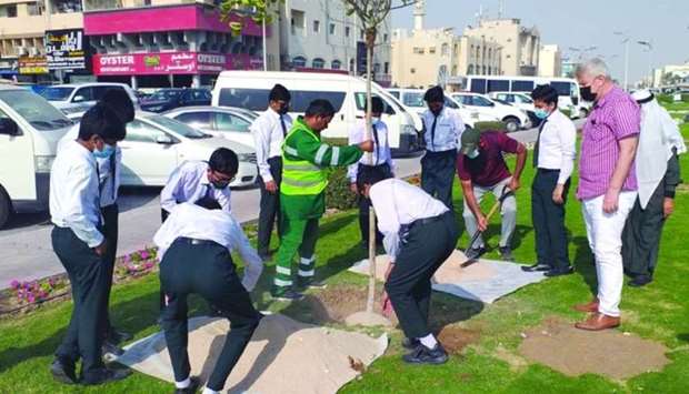 An official press statement by the Ministry of Municipality noted that this comes as part of the initiative of studentsu2019 participation in planting trees as part of the initiative to plant one million trees.