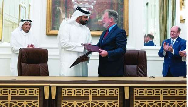 The agreement, signed by Khalifa bin Jassim al-Kuwari and David Beasley, was witnessed by HE Sheikh Mohamed bin Abdulrahman al-Thani
