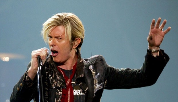 David Bowie performs his North American debut of ,A Reality Tour, in Montreal, in this December 13, 2003 file photo.