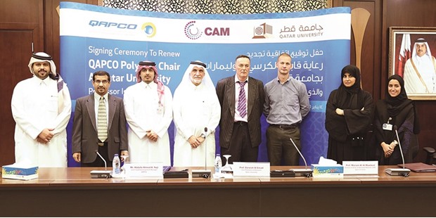 Qatar University and Qapco officials during the renewal of the Qapco Polymer Chair at the university.