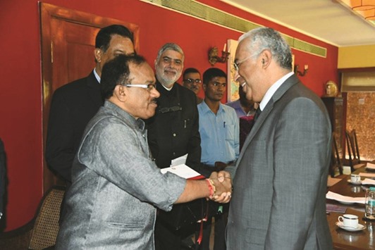 Goa Chief Minister Laxmikant Parsekar welcomes Portuguese Prime Minister Antonio Costa in Panaji yesterday.