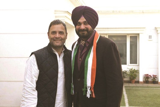 Sidhu meets Rahul Gandhi before joining the party in New Delhi yesterday.