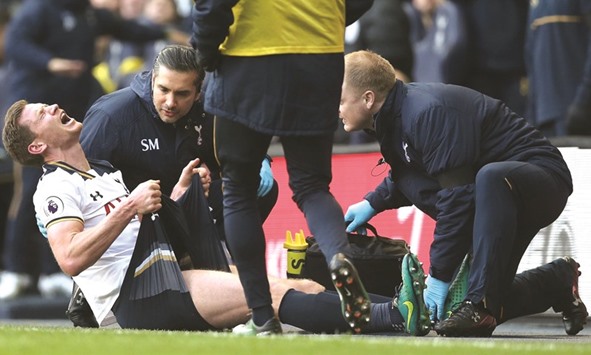 Jan Vertonghen hobbled from the pitch in tears after injuring himself in last Saturdayu2019s game against West Bromwich Albion.