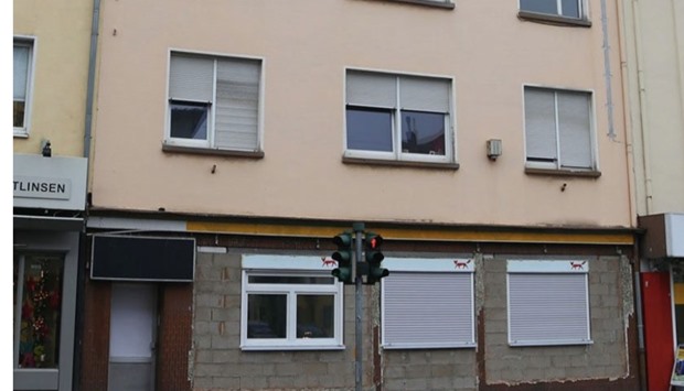 Police commandos raided the apartment of the suspect in this building in Saarbruecken. Picture courtesy: Bild