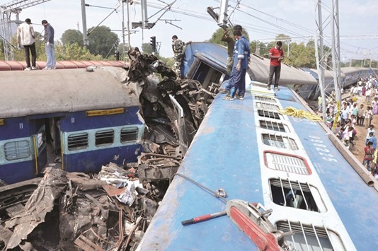 Work continues to rescue the injured from the mangled bogies of Jagdalpur-Bhubaneswar Hirakhand Express that derailed in Andhra Pradeshu2019s Vizianagaram district.