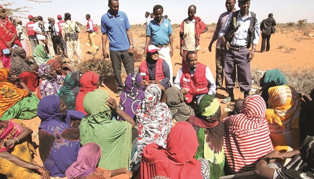 The QRCS delegation visits an IDP camp in Somalia.