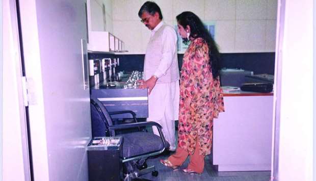 Qatar Urdu Radio hosts Saif-ur-Rehman and Farzana Safdar in the studio on March 29, 1993.