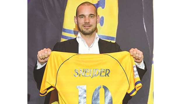 Dutch star Wesley Sneijder has signed a 18-month contract with Al Gharafa.