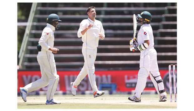 South African bowler Duanne Olivier (centre) celebrates during the second day of the third Test against Pakistan at Wanderers cricket stadium in Johannesburg. (AFP)
