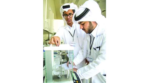 Under professional supervision and guidance, students experience hands-on research by experimenting with different materials in a laboratory setting