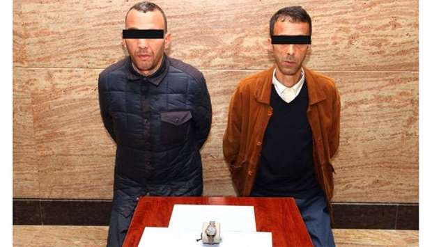 2 arrested for stealing watch from jewellery storernrn