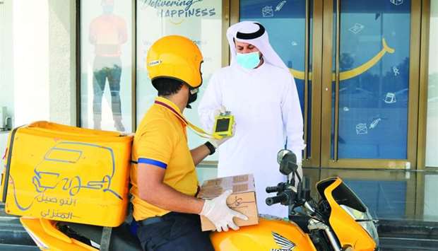 Using the new, state-of-the-art PoS device, the new QPay payment solution allows customers to make cashless payment on delivery when receiving parcels and other mail items