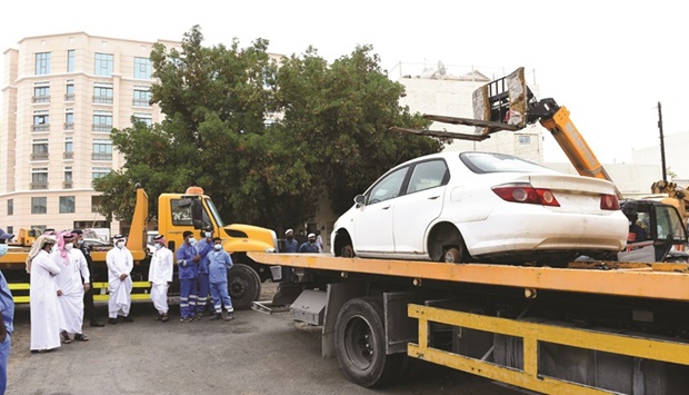 The campaign is being implemented by the committee concerned with the removal of abandoned vehicles and the departments of Mechanical Equipment and General Cleanliness at the Ministry of Municipality, in co-operation with Doha Municipality and Lekhwiya.