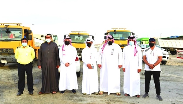 Al Rayyan Municipality director Jabir Hassan al-Jabir, general control section head Mohamed Haydan al-Marri, and other officials at the campaign launch