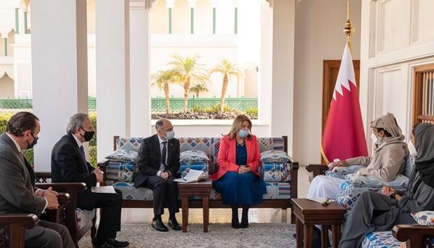 His Highness the Amir Sheikh Tamim bin Hamad Al-Thani meets with the Chair of Rolls-Royce Anita Frew and the accompanying delegation