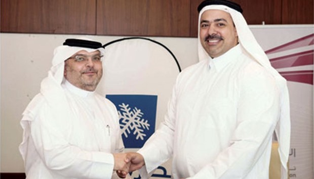 Al-Muhannadi (left) with al-Jaidah at the agreement signing. Aiming to support the environment and save electricity and cost, Qatar Rail has chosen to partner with Qatar Cool to provide district cooling at the Pearl and West Bay stations.