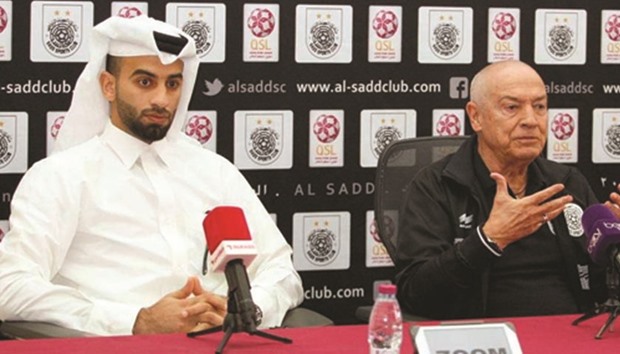 Al Sadd coach Jesualdo Ferriera (R) speaks to the press ahead of his teamu2019s match against Umm Salal.