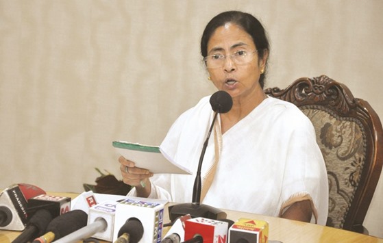Howrah: West Bengal Chief Minister Mamata Banerjee addresses a press conference at Nabanno in Howrah, on Dec 2, 2016.