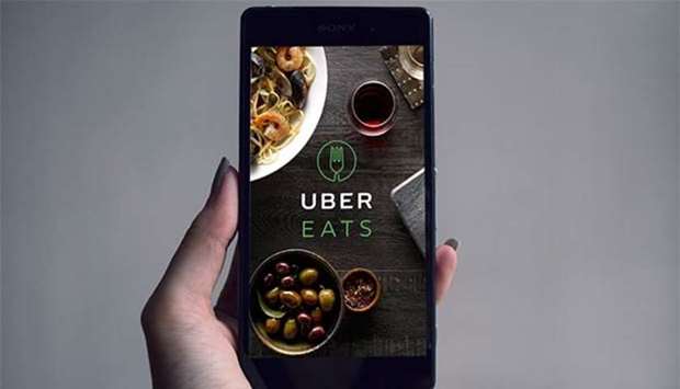 Uber Eats is to offer its couriers in Europe an insurance package with AXA.