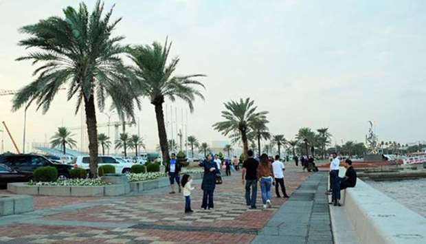 Street vendors found operating at Doha Corniche were penalised