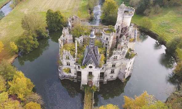 The chateau de La Mothe-Chandeniers.