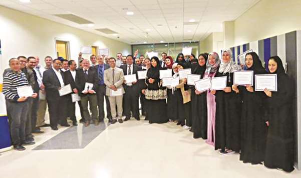 Some of the secondary school teachers who graduated from the training course at CNA-Q.