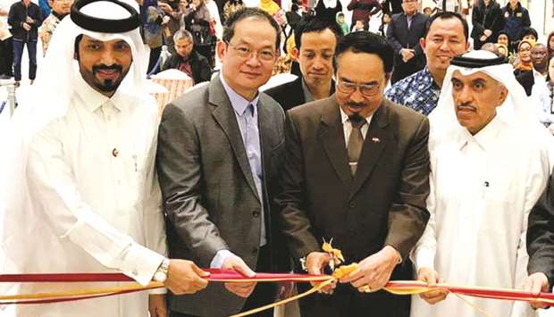 Ambassador Sidehabi leading the ribbon-cutting ceremony of the Indonesia Corner at Landmark, in the presence of other dignitaries.