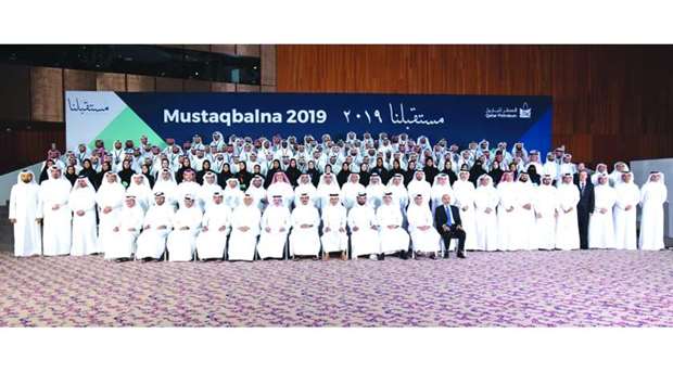 The Mustaqbalna participants with HE the Minister of State for Energy Affairs Saad Sherida al-Kaabi and QP executive leadership team.