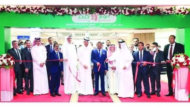 Dignitaries at the inauguration of the newest Lulu Hypermarket in Qatar, on Salwa Road at Al Aziziya
