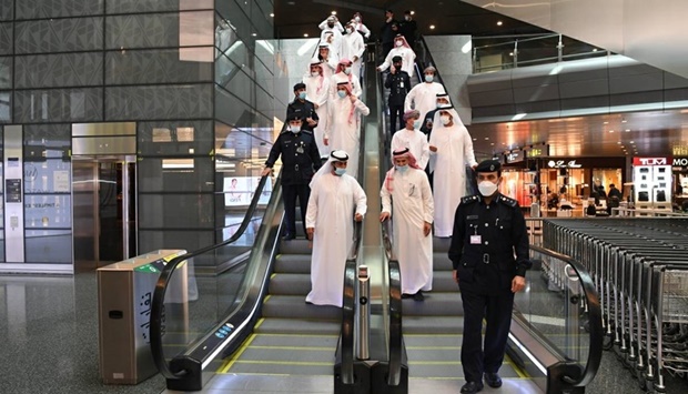 The visit program included an introductory meeting and a presentation on the modern procedures and the technical and smart systems used at Hamad International Airport by the security and passports departments, in addition to induction tours